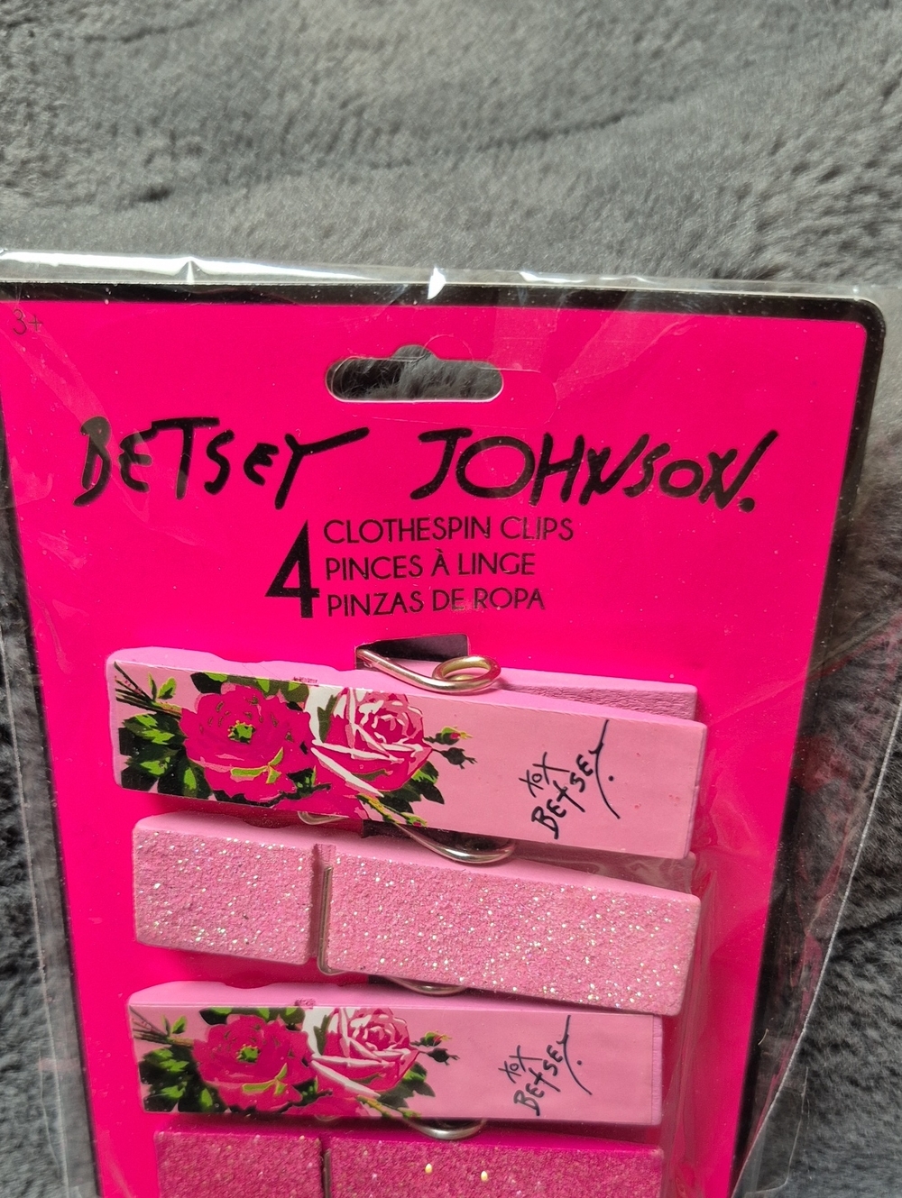 Betsey Johnson Pink Floral & Glitter Clothespin Clips Set of 4, New In Packaging - Picture 2 of 7
